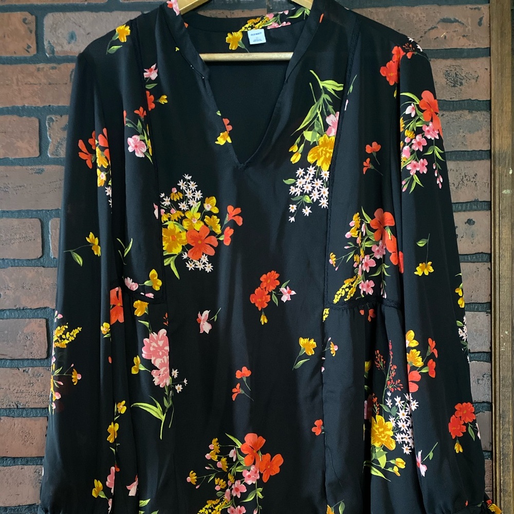 Women’s multicolored V-neck floral blouse